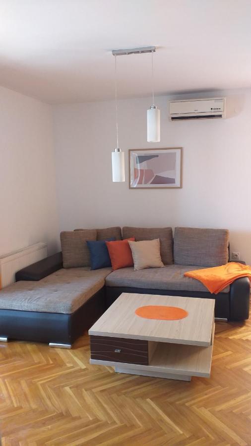 Apartman Anja Novi Sad Exteriör bild